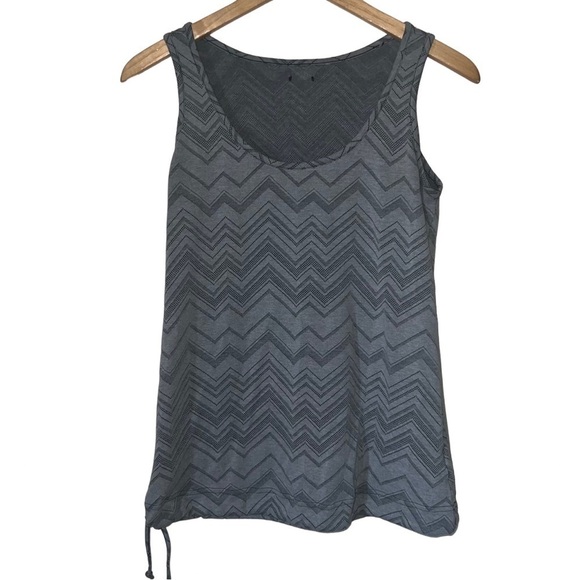 Merrell Women’s Wet Wicking Relaxed Fit Gray Chevron Print Tank Top Size Small - Picture 1 of 9